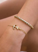<em>BRACELETS</em>